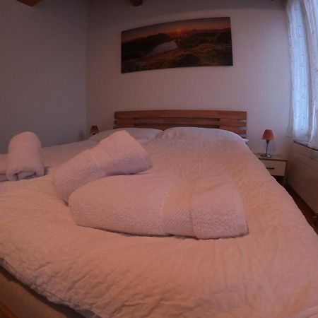 Fine&Pine Center Apartment Matten bei Interlaken Экстерьер фото
